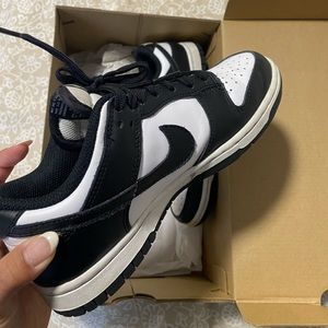 Nike low dunks panda in size EU 36